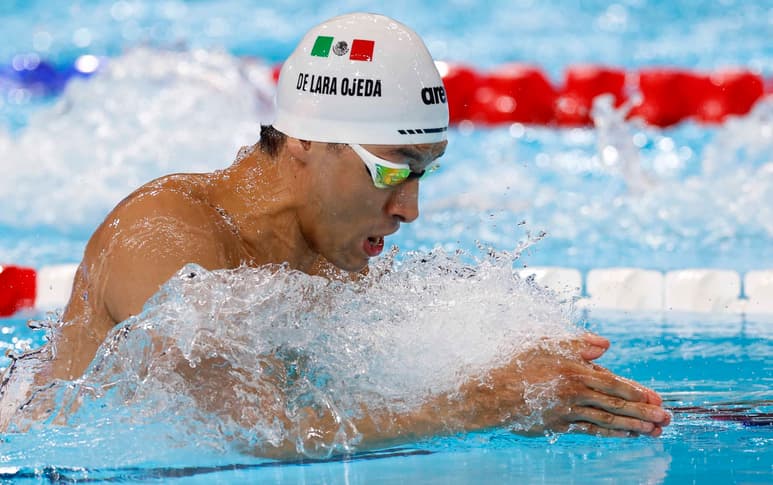 ¿Qué es la 'patada de delfín'? Motivo de descalificación del lagunero Miguel de Lara en París 2024