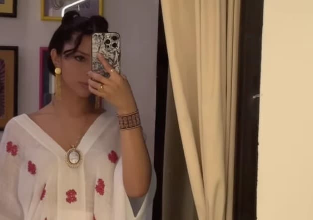 Ángela Aguilar habría confirmado su embarazo con esta foto según las redes