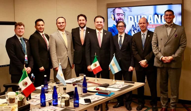 Gobernador de Durango anuncia quinta gira internacional: encuentros y seminarios en Los Ángeles