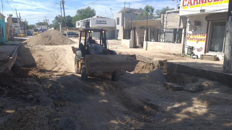Terminan con introducción de drenaje en calle Anáhuac