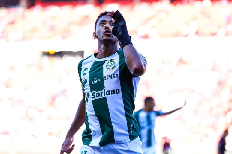 El seleccionado hondureño Anthony Lozano buscará contribuir con sus goles para la causa lagunera en este partido como locales, luego de no poder hacerse presente en la jornada pasada frente al León. (EL SIGLO DE TORREÓN)