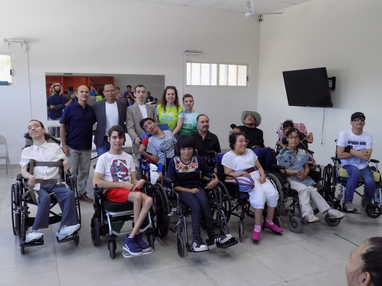 La asociación actualmente atiende a 32 hombres y mujeres que presentan diversos problemas motores. CORTESÍA