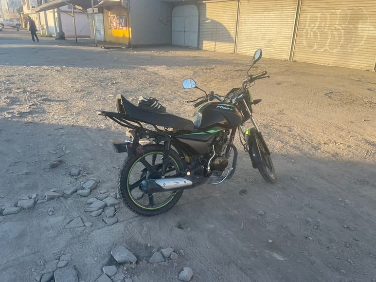 Pareja resulta lesionada tras accidente de moto en Gómez Palacio