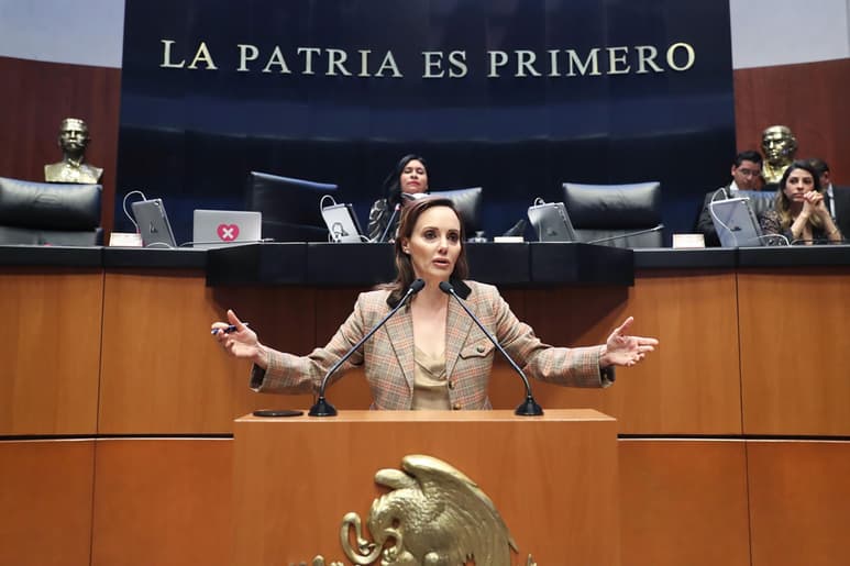 Pelea Lilly Téllez con Xóchitl Gálvez por mensaje a Claudia Sheinbuam