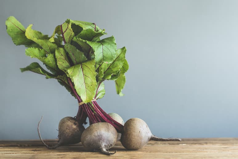 Las hojas del betabel o remolacha, contienen una combinación única de nutrientes que no solo ayudan a mantener el cuerpo en equilibrio, sino que pueden prevenir diversas enfermedades.