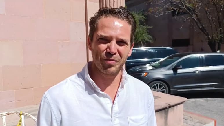 Javier Omar Aldrete se inscribe como aspirante a Fiscal General del Estado