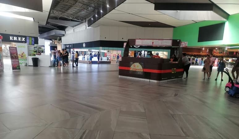 Hombre es detenido por no pagar ensalada
