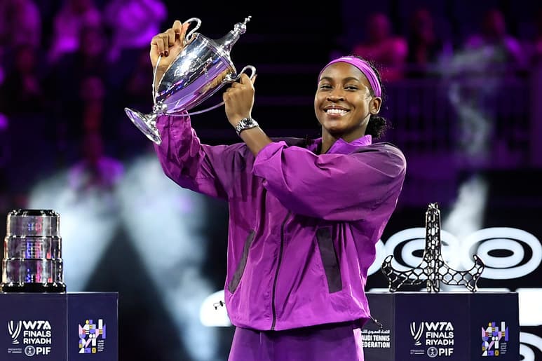 La estadounidense se llevó las Finales de la WTA al superar a la campeona olímpica, lográndolo para su país tras 10 años de no hacerlo.