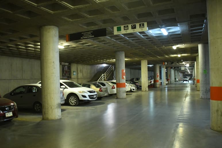 Estacionamiento en Plaza Mayor. (EL SIGLO DE TORREÓN)