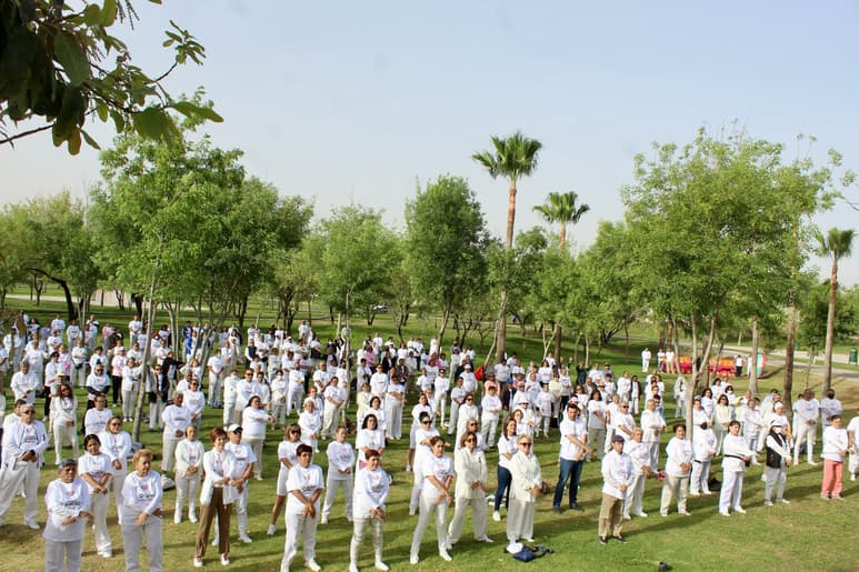 Adultos mayores dan la bienvenida al equinoccio de Primavera en el Bosque Urbano de Torreón