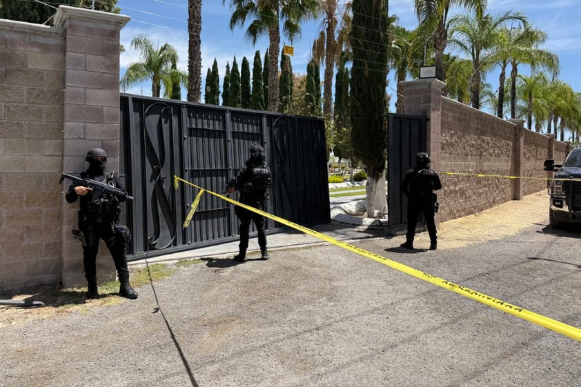 Aseguran narcorancho con armas y autopartes robadas en Teocaltiche, Jalisco