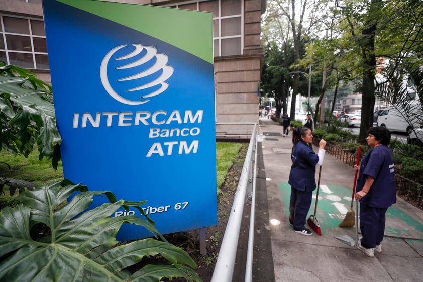 Comisión Nacional Bancaria y de Valores multa a bancos señalados de lavado por EUA