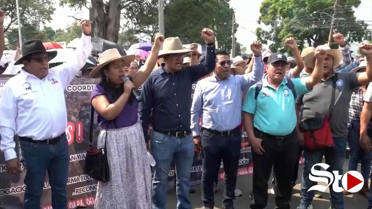 Miles de maestros protestan en el sur de México para presionar ante las elecciones