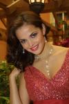 Marisol González y Lupita Jones coordinadora de Nuestra Belleza México durante la ceremonia de coronación como Miss Coahuila.