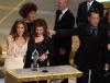 Rita Wilson agradece al público el premio a la mejor comedia.
