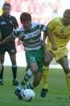 América respondió al minuto cuatro con un pase retrasado de Cristian Patiño dentro del área para Cuauhtémoc Blanco, cuyo disparo pasó a escasos centímetros del poste derecho encomendado a Adrián Martínez.