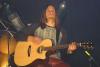 Nubes, Detrás de los Cerros, El Ojo de Venado, Viento y Dime Jaguar fueron el principio de una gran noche. Saúl no podía ocultar su alegría. Aferrado a su guitarra e interpretando sus composiciones, veía detenidamente al amante que se le entregaba al grupo sin dudar: el público.