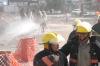 Detrás de ellos arribaron dos máquinas del cuerpo de bomberos, además de una cisterna, así como personal de Protección Civil encabezado por Carlos Moreno Murga, quien se hizo cargo de la situación y de dar aviso a la empresa Ecogas, cuyas cuadrillas llegaron al filo de las 16:00 horas.