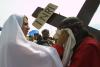 Observa el  Vía Crucis que se celebró en el Cristo de las Noas