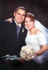 Sr. Jesús Salazar González y Srita. Lourdes Gabriela Reyes Muñoz recibieron la bendición nupcial el 26 de abril de 2003.