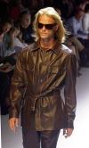 'Testosterona más elegancia', sintetizó el espíritu de la colección Giancarlo Giammetti, uno de los diseñadores de Valentino, quien puso como ejemplo de conquistador distinguido a Gregory Peck, el actor estadounidense fallecido la pasada semana.