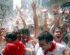Estas fiestas son, ante todo, una mezcla de improvisación y de ingenio popular, en el que tienen gran protagonismo las catorce peñas que con su música y sus pancartas llevan la algarabía a las calles y a la plaza de toros.