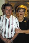 Joel Santibañez y Yolanda de Santibañez celebraron el 45 aniversario de su matrimonio con un convivio familiar.