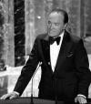 Bob Hope durante un evento de caridad para la Cruz Roja en el 'Kellogg Arena' el 12 de marzo de 1989.