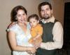 Manuel Alberto Ortega y Blanca Teresa Hidrogo de Ortega celebraron el segundo aniversario de su matrimonio con un convivio acompañados de su hijo Alberto Efren.