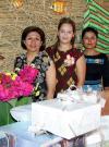Con una grata despedida de soltera festejaron a Claudia Elizabeth Pacheco Elizalde, ofrecida por Rebeca Parada y Ariatna Hernández Parada.