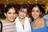 Laura Ordaz, Liz de Ramírez y Oli Ibarra captadas mientras hacían sus compras en un centro comercial de la ciudad
