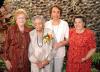 Doña María Vázquez estuvo feliz con la compañía de sus queridas amigas, Matilde Moscoso, Emma Nogueira y Adela Sobrino.