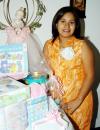 Con una fiesta de canastilla Alejandra García de Reyes celebró el cercano nacimiento de su bebé.
