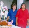 Irma Lucero Saláis de Zavala junto a su tía, Profra. y Lic. Gloria Aguilera Rodríguez.