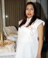 Contenta se mostró en su fiesta de regalos para bebé, Irma Angélica Corona de Ochoa, preparada por Maricela Corona de Muñiz.