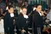 Del último disco, que las ha colocado en el candelero después de algunos años de altibajos, interpretaron un popurrí con los temas Enséñame, Pobre Diablo y Bella, que hiciera famosos el cantante Emmanuel y luego En Carne Viva, tema que da título a la producción por la que acaban de recibir disco de platino, por sus altas ventas.