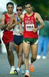 El mexicano Bernardo Segura mostró su descontento por dejar el trono de los 20 kilómetros de caminata de los Juegos Panamericanos Santo Domingo 2003, quedándose con la medalla de plata, sin haber ofrecido más resistencia al ecuatoriano Jefferson Pérez.