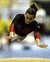 Nastia Liukin, quien algunos consideran la futura Nadia Comaneci,  obtuvo la medalla de bronce en las barras paralelas.