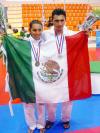 Luego del trago amargo por la derrota ante cuba en la final de mano individual de los juegos panamericanos santo domingo 2003, los mexicanos Félix Orlando Tapia y Javier *manos locas* Marín, recibieron con gusto la medalla de plata.