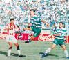 Jared Borgetti anotó a Necaxa el gol que dió al equipo su primer título de la historia.