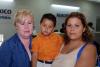 Con destino a Cancún viajaron María Guadalupe de Dugay y su nieto Samer Antunia Dugay. Los despidió Sandra Dugay.