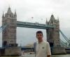 Roberto Ortiz Perales en su reciente visita por Europa, en la gráfica se encuentra en la ciudad de Londres, Inglaterra.