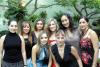 Paola Boehringer, cercana contrayente con sus amigas, Valeria, Adriana, María, Cristina, Laura, Alejandra e Isabel el día de su  despedida de soltera.
