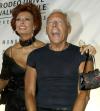 Armani, quien aparace junto a Sophia Loren recibió un homenaje en Los Ángeles por su trabajo para la gran pantalla. Él considera que la idea que se tiene del mundo de la moda es equivocada y por eso es necesario hacer ver a la gente mediante el cine que detrás del diseño 'hay horas de duro trabajo'.