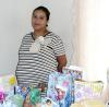 Numerosos regalos recibió Sonia Peña Escajeda en la fiesta de canastilla que le ofrecieron las integrantes de la familia Escajeda Borrego.