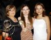  14 de septiembre 

Yamel Gabriela Porras Serna fue festejada con un convivio pre nupcial preparado por Silvia Ruiz y Silvia Arellano Ruiz
