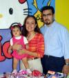 Por su cuarto y segundo cumpleaños festejaron con una piñata a los niños Brenda y Alberto respectivamente, sus padres Alberto Cansino y Leticia González de Cansino.