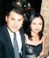 Antonio de la Mora y Marcela Galindo presentes en un banquete de boda
