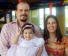 La pequeña Liliana fue festejada por sus padres, los señores Leonardo Valdés y Martha Garza de Valdés quienes la acompañan en su primer aniversario de vida
