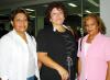  26 de septiembre 


Rosa Velia Morales, Beatriz Gramillo y San Juana Santibáñez viajaron a México para asistir al comité ejecutivo del PRD.